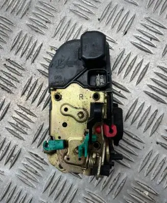 Jeep Grand Cherokee (WJ) Rear door lock