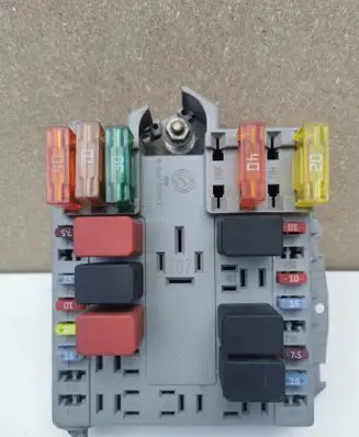Fiat Albea Fuse module 20060912 46766007 084700