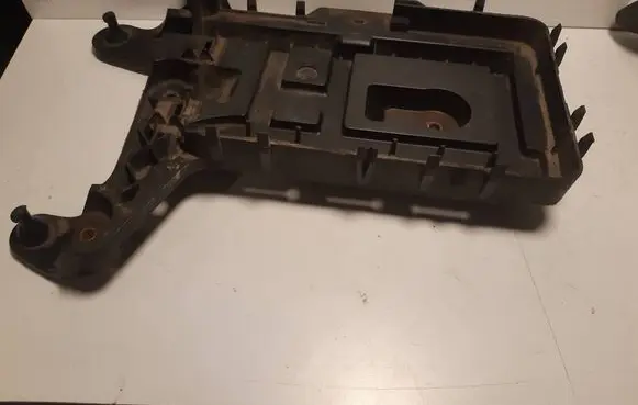 Volkswagen Touran I Battery box tray 1K0915333C