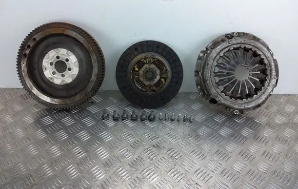 Subaru Trezia Clutch set kit NP52100