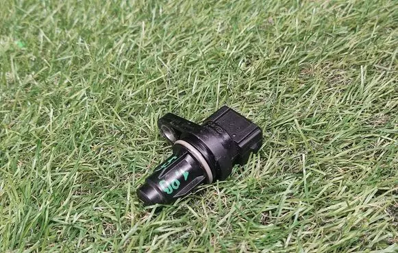 KIA Picanto Camshaft position sensor 3935026900