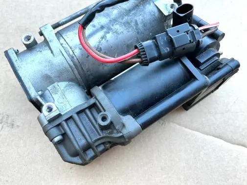 Mercedes-Benz C AMG W205 Air suspension compressor/pump A2053200104 2053200104