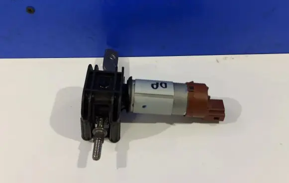 Volvo XC90 Seat adjustment motor C06710103