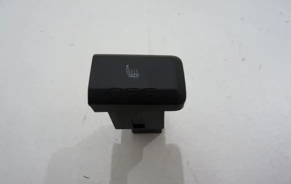 Volkswagen Touareg II Seat heating switch 7P6963106A