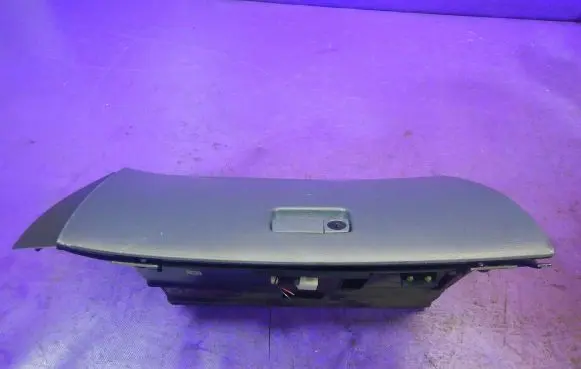 Glove box