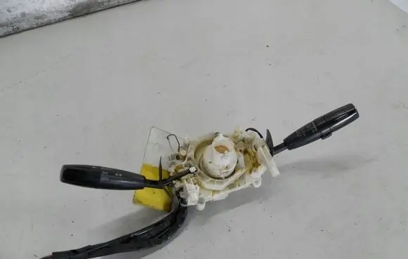 KIA Shuma Wiper turn signal indicator stalk/switch 