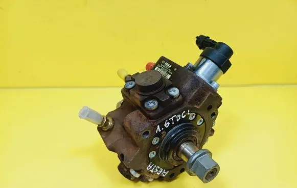 Ford Focus Fuel injection high pressure pump 9683703780 0445010102 0928400607