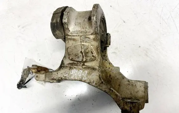 Honda Accord Engine mount bracket