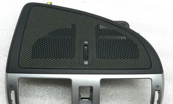 Toyota Avensis T270 Dash center air vent grill 5567005160