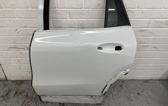 Mercedes-Benz EQA Rear door 