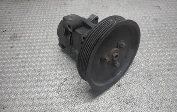 Mercedes-Benz E W210 Power steering pump 2106473 RP1777