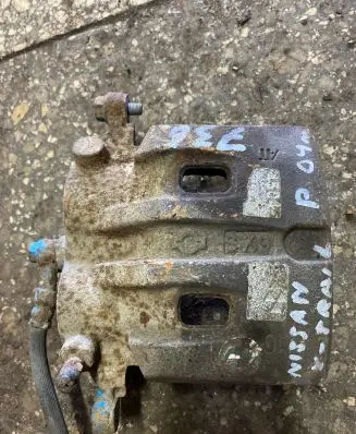 Nissan X-Trail T30 Front brake caliper