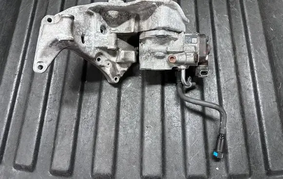 Volvo V60 Fuel injection high pressure pump 31452143 HP5S0100 09C12993