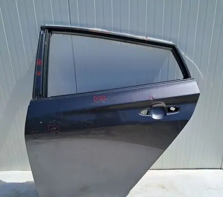 Toyota Prius (XW50) Rear door D322