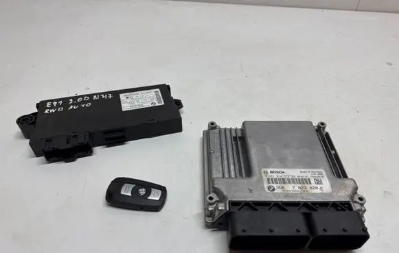 BMW 3 E90 E91 Engine ECU kit and lock set 7823420 9147236