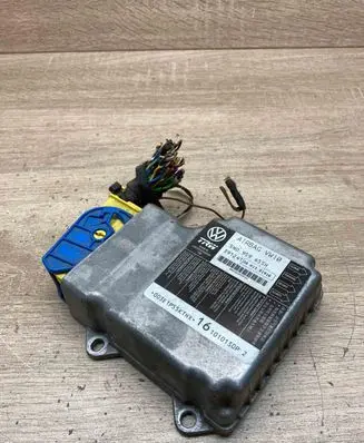 Volkswagen PASSAT B6 Airbag control unit/module 5N0959655H WITHPLUG