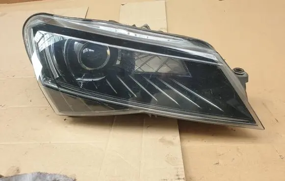 Skoda Superb B8 (3V) Headlight/headlamp 3V1941016B