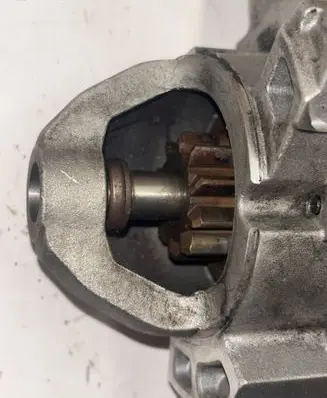 BMW 5 E60 E61 Starter motor 1005831793