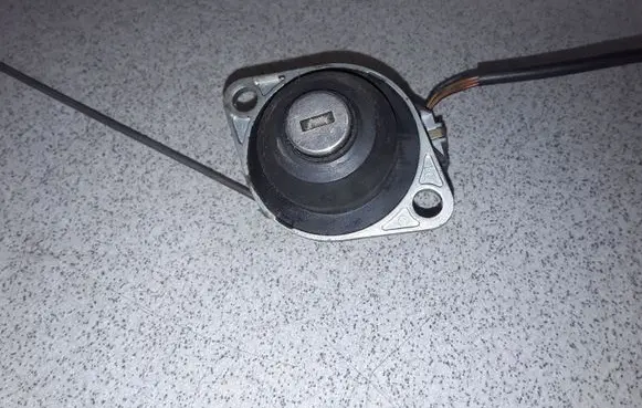 Loading door lock