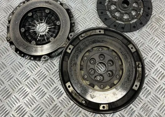 BMW 3 E90 E91 Clutch set kit 7568006