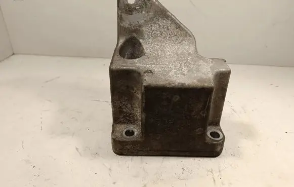 Lancia Thema Engine mounting bracket 04726019AC