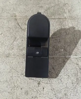 Opel Zafira B Electric window control switch 13197132