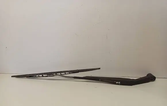Isuzu D-Max Front wiper blade arm 