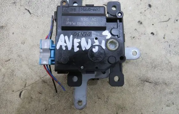 Toyota Avensis T270 A/C air flow flap actuator/motor KRIS235789
