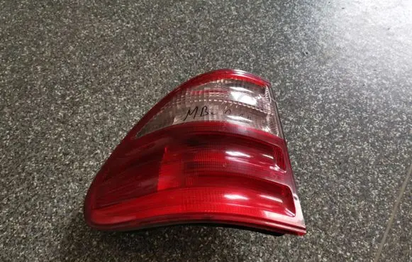 Mercedes-Benz E W210 Rear/tail lights A2108205364