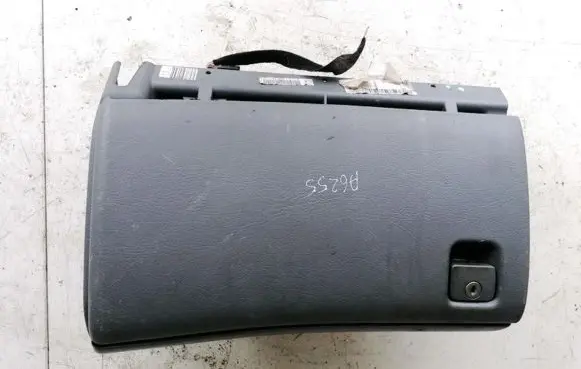 Glove box