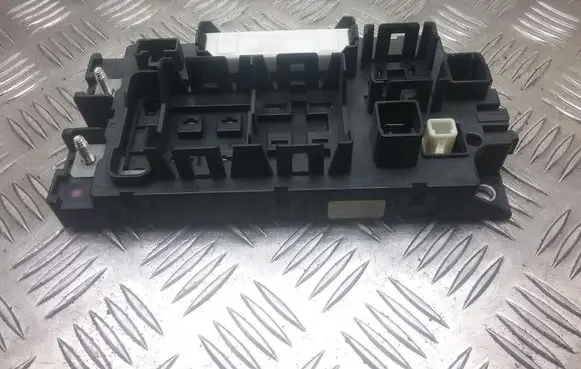 Toyota Prius (XW30) Fuse module 714050840A1 71405539
