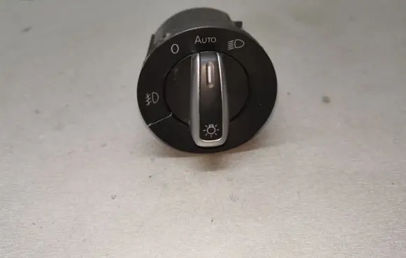 Volkswagen PASSAT B6 Light switch 3C8941431E