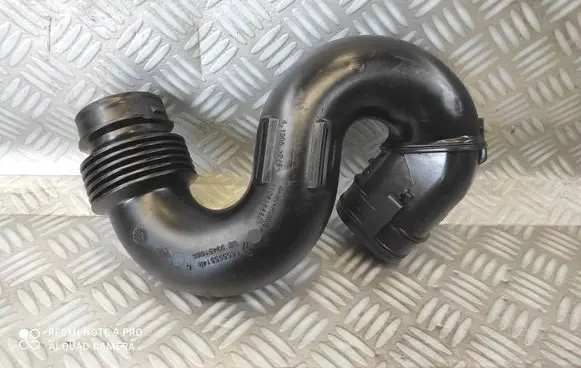 Renault Trafic III (X82) Air intake duct part 165555514R 93451665