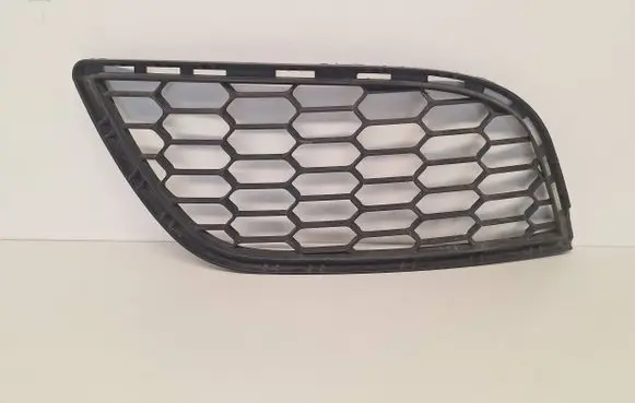 Alfa Romeo Giulietta Front bumper lower grill 156085891 C570