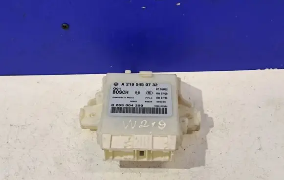 Mercedes-Benz CLS C219 Parking PDC control unit/module A2195450732