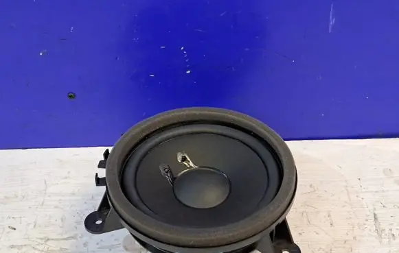 Volvo XC70 Front door speaker 30657445 31489619