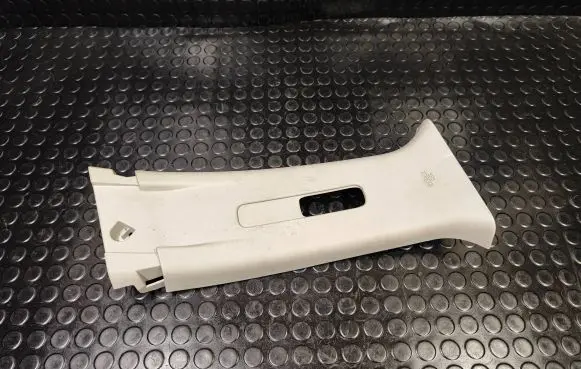 Nissan Leaf I (ZE0) (B) pillar trim (top) 769133NA0A