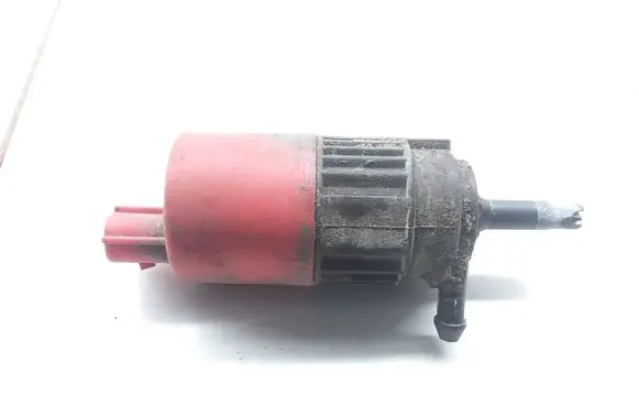 Volvo S40, V40 Windscreen/windshield washer pump 