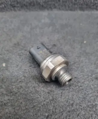 Audi A8 S8 D4 4H Turbo air boost pressure sensor 057131225A