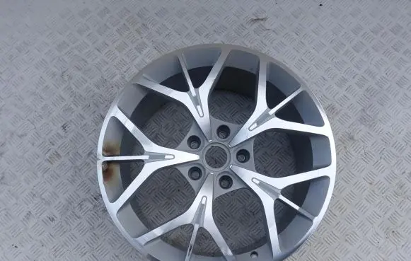 Aston Martin DB11 R20 alloy rim 