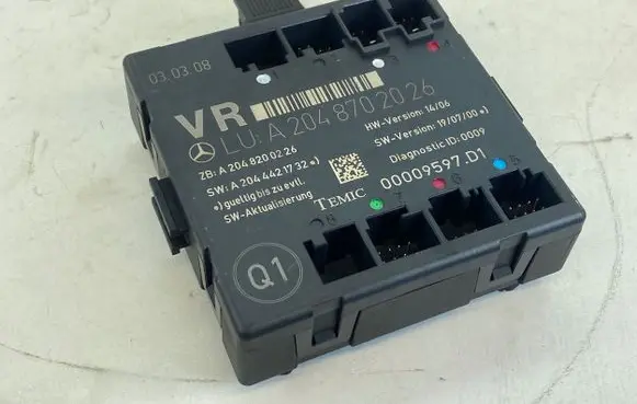 Mercedes-Benz C W204 Door control unit/module A2048702026 00009597 A2044421732