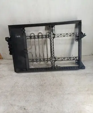 Engine oil radiator