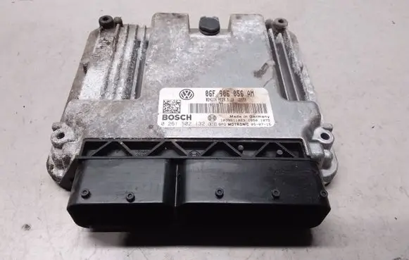 Volkswagen PASSAT B6 Engine control unit/module 06F906056AM 0261S02132