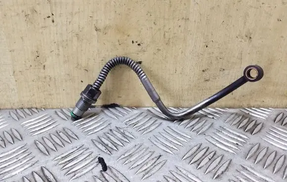 Nissan Qashqai Turbo turbocharger oiling pipe/hose