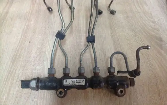 Ford Focus Fuel main line pipe 9654592680