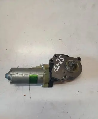 Volvo XC60 Seat adjustment motor 0130002528 198390104 151009F