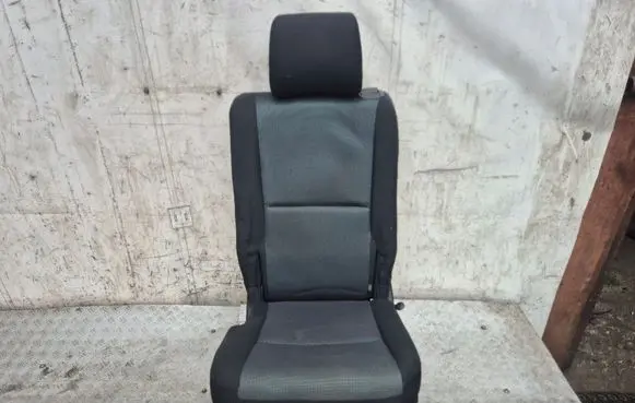 Toyota Corolla Verso AR10 Second row seats 