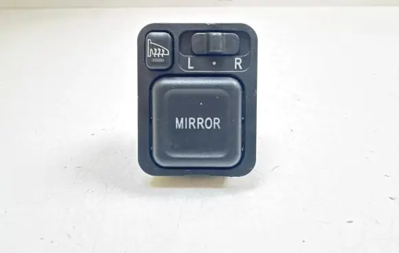 Wing mirror switch