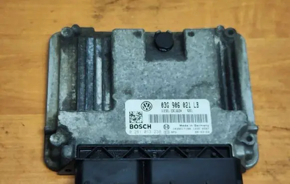 Skoda Octavia Mk2 (1Z) Engine control unit/module 03G906021LB 1039S17180 0281013238