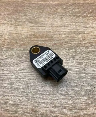 Chrysler Sebring (JS) Airbag deployment crash/impact sensor 04896061AA 39754C